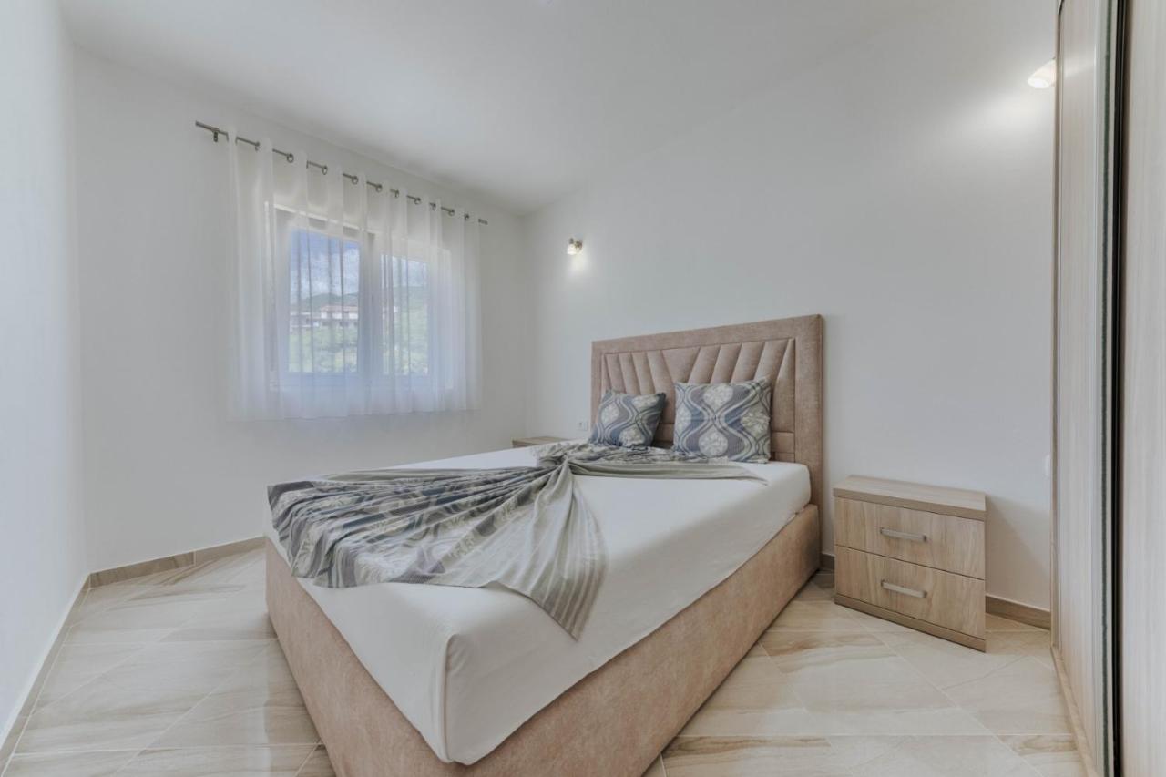 Sea Garden Apartments Добра Вода Екстер'єр фото